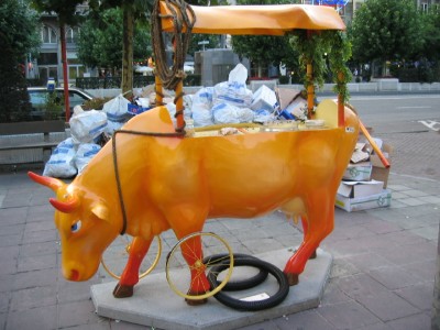 What is it wiht these cities and their decorative farm animal exhibitions?  First the horses in Vienna, now this?