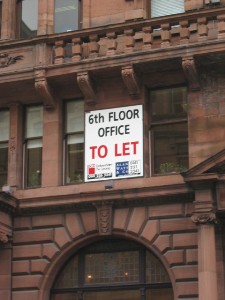 I know this is juvinile, but these "To Let" sign were everywhere and i couldn't see how the Scottish youth resisted the urge to go around the city and spraypaint an 'i' in the middle of all these signs.